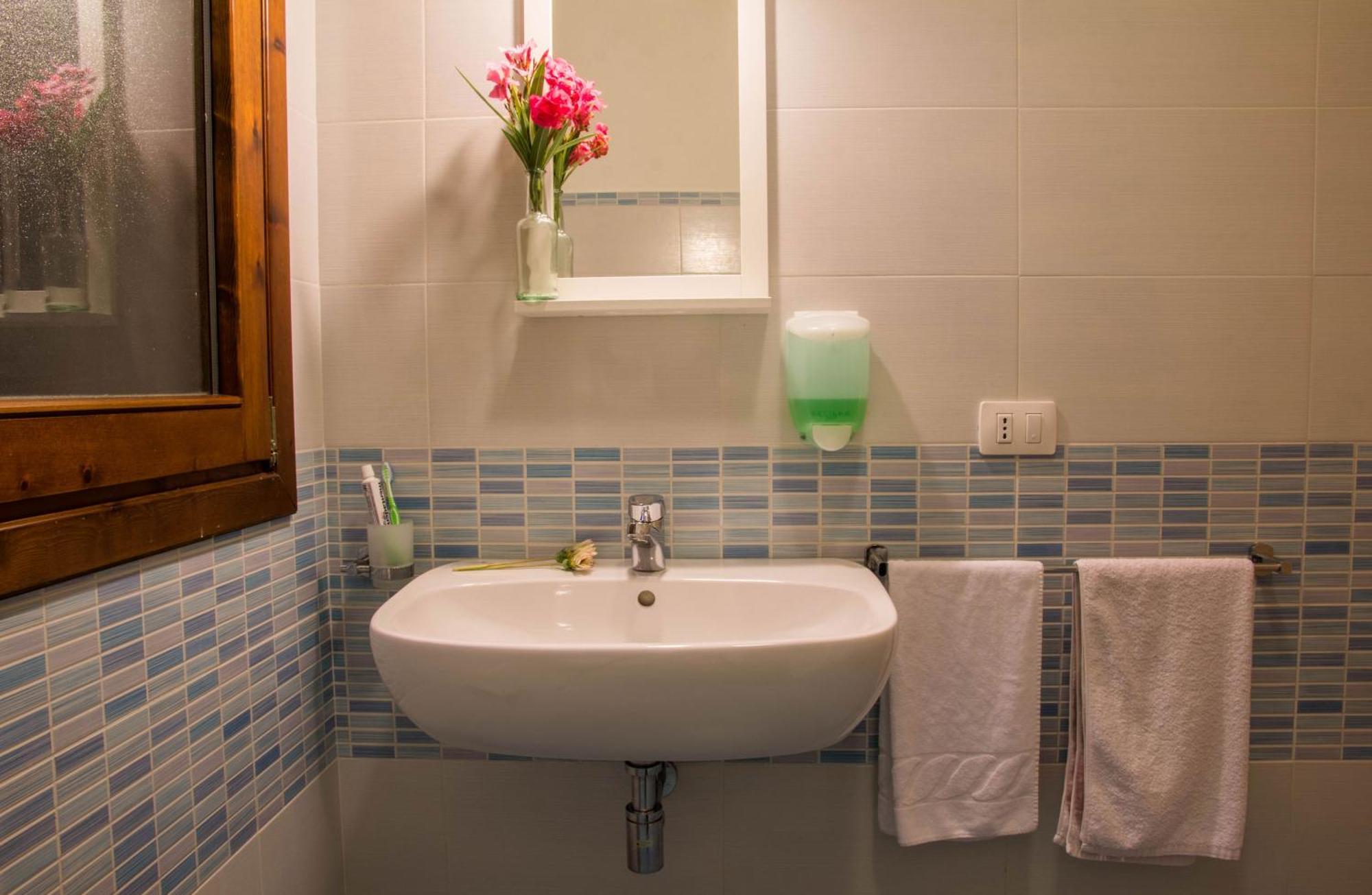 Gf Apartments La Vigna Badesi Bagian luar foto