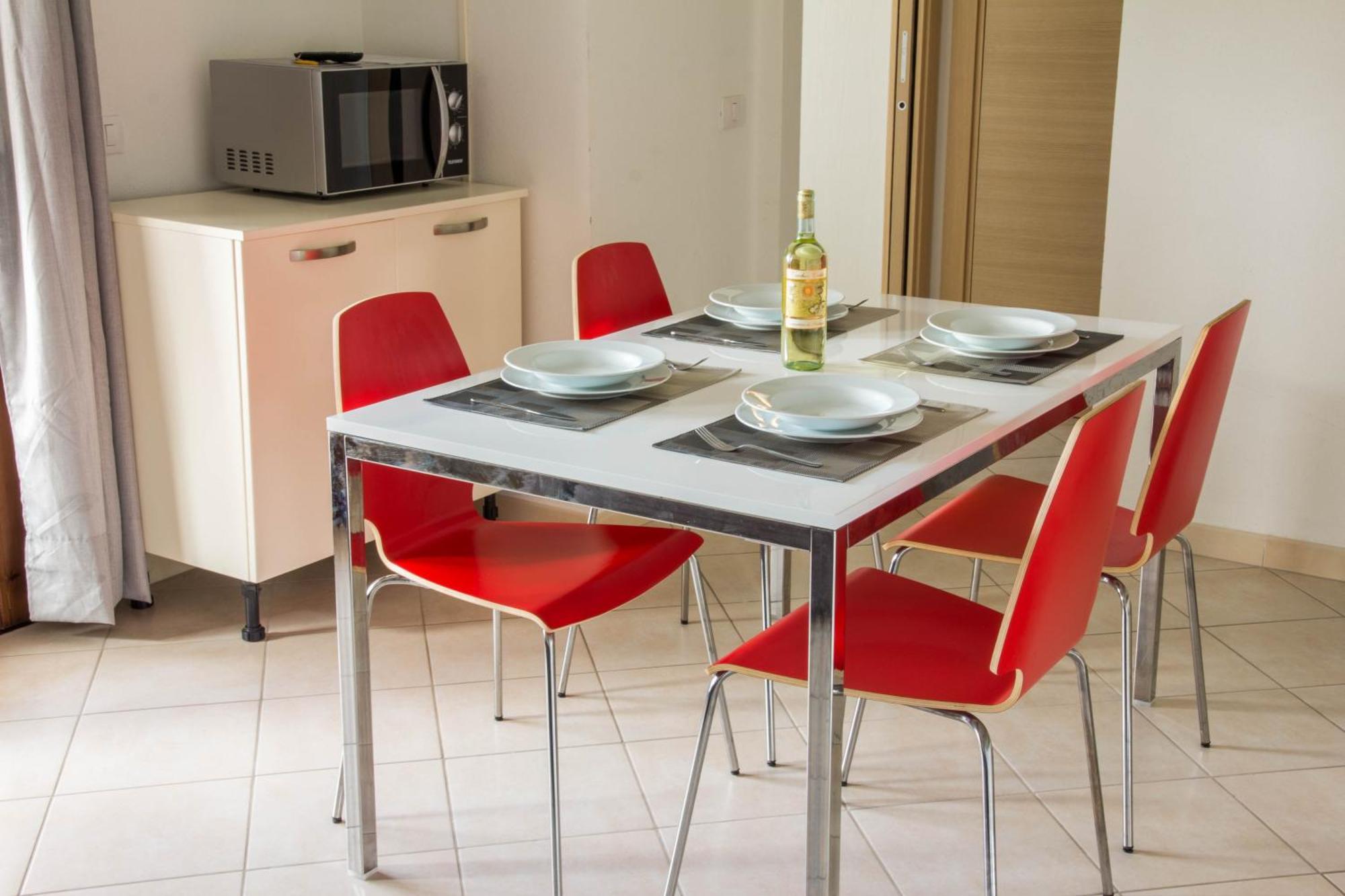 Gf Apartments La Vigna Badesi Bagian luar foto
