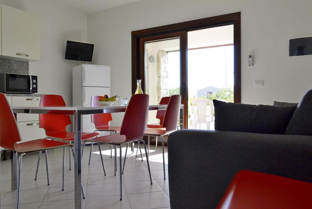 Gf Apartments La Vigna Badesi Ruang foto