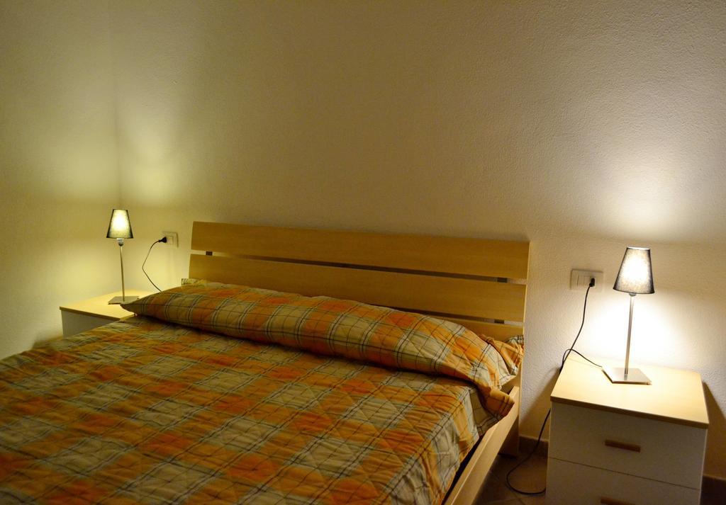 Gf Apartments La Vigna Badesi Ruang foto