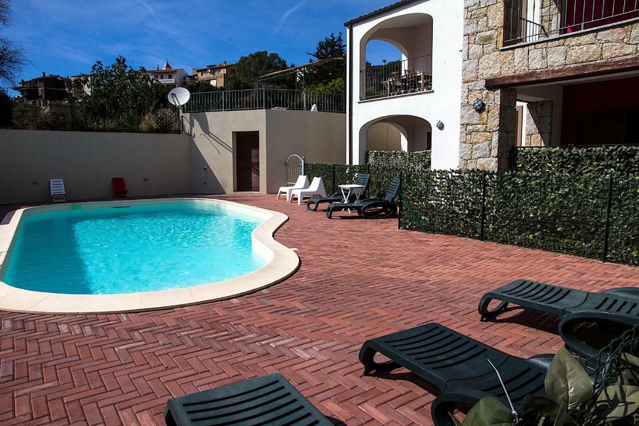 Gf Apartments La Vigna Badesi Bagian luar foto