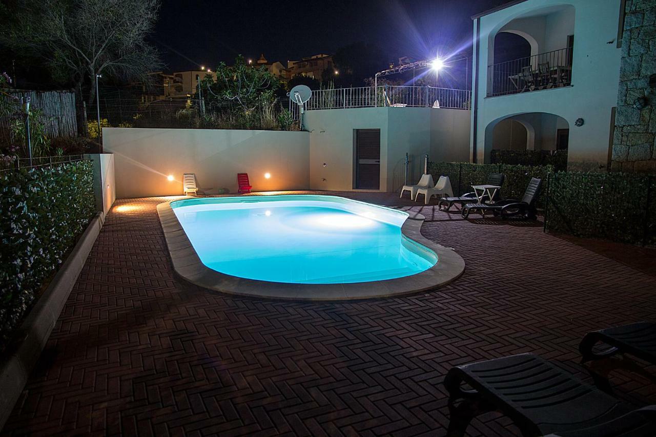 Gf Apartments La Vigna Badesi Bagian luar foto